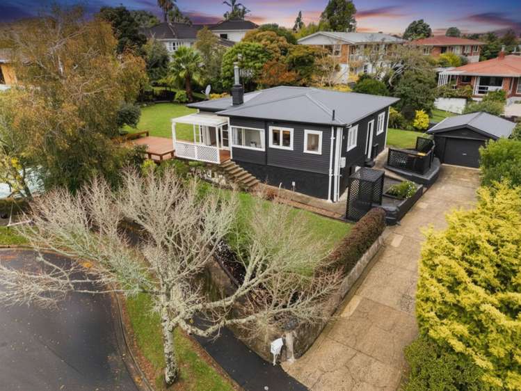 24 Sutton Crescent_2