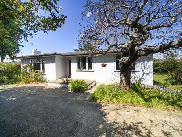 Hokowhitu 3-Bedroom Family Gem