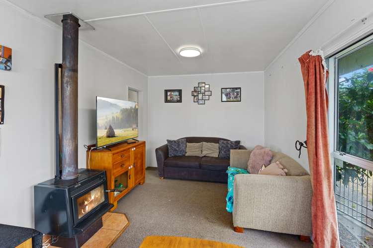 6 Colenso Place Otaki Beach_9