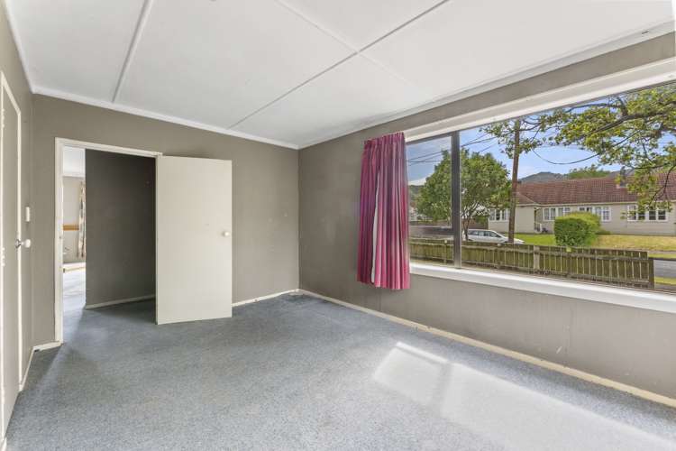 2 Gibson Crescent Naenae_15