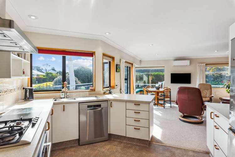 11 Barrett Drive Waikanae Beach_17