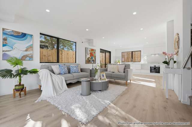 4/3 Gill Avenue Te Atatu Peninsula_1