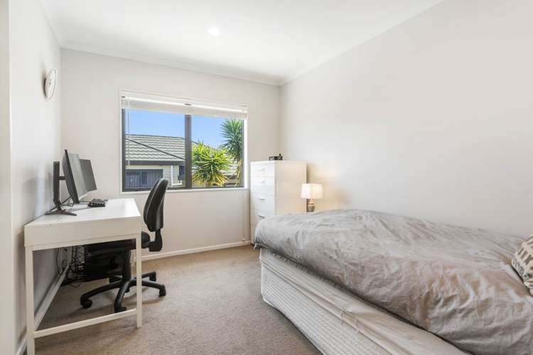 2/14 Peach Road Glenfield_8