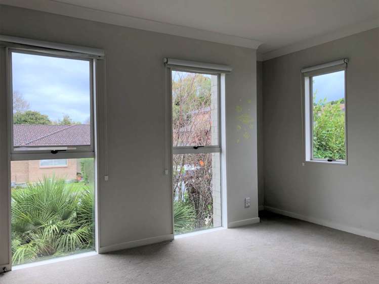 23 Gibbston Crescent Flat Bush_12