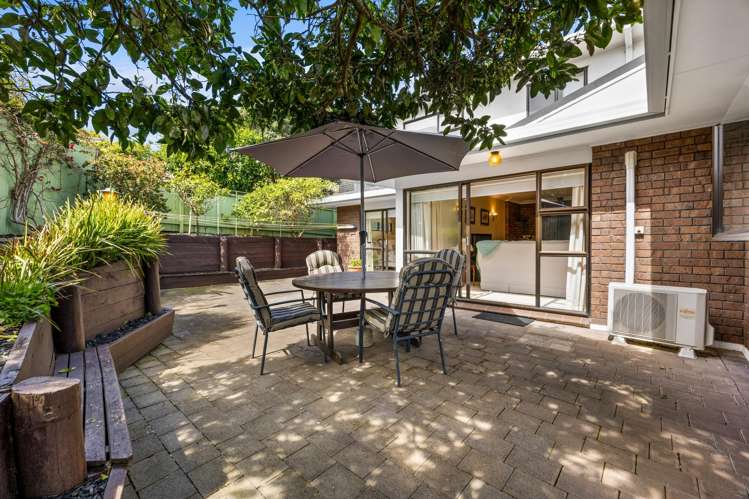 2/7 Waller Avenue Bucklands Beach_10