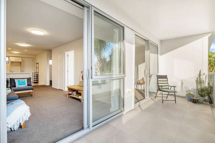 109/17 Link Crescent Stanmore Bay_13
