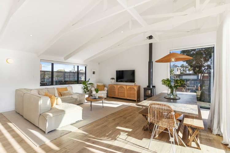 1/7 Pine Road Orewa_10