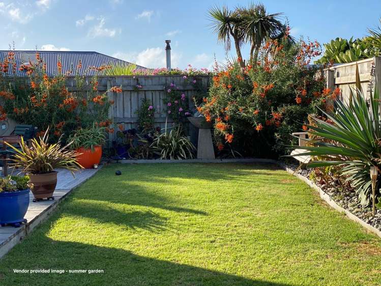5 Byron Brown Place Otaki Beach_23