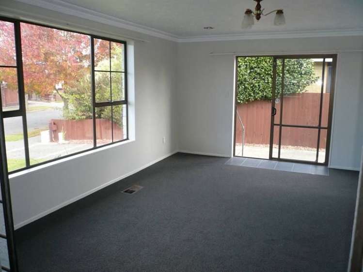 1/10 Montclare Avenue Ilam_7