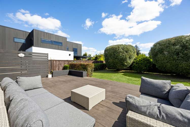 749B River Road Chartwell_2