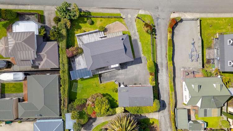 8 Beach Road Waikawa_21
