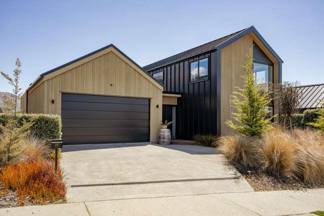 Elevated Living, Alpine Views & Privacy