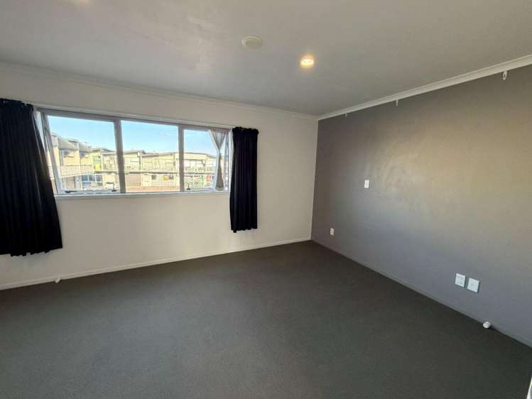 4/60 Parton Road 1131_3