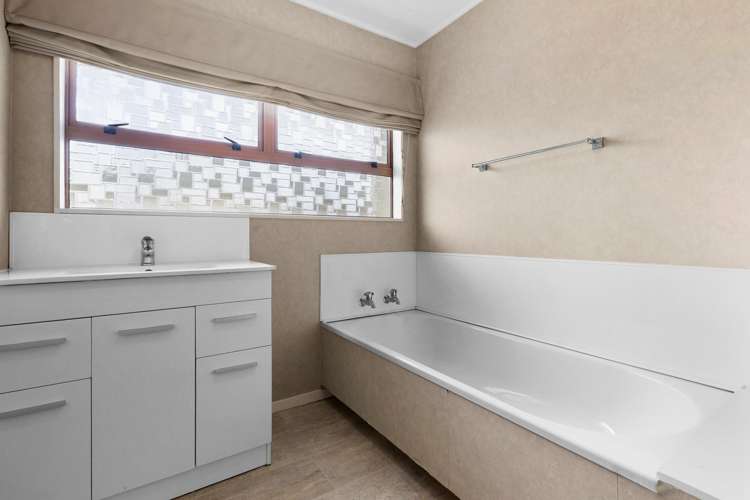 1/3 Church Road Taradale_10