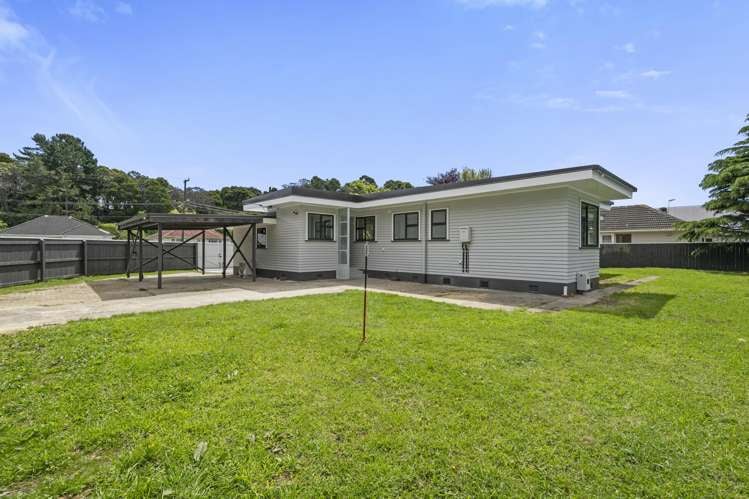 43 Dover Road Wainuiomata_19