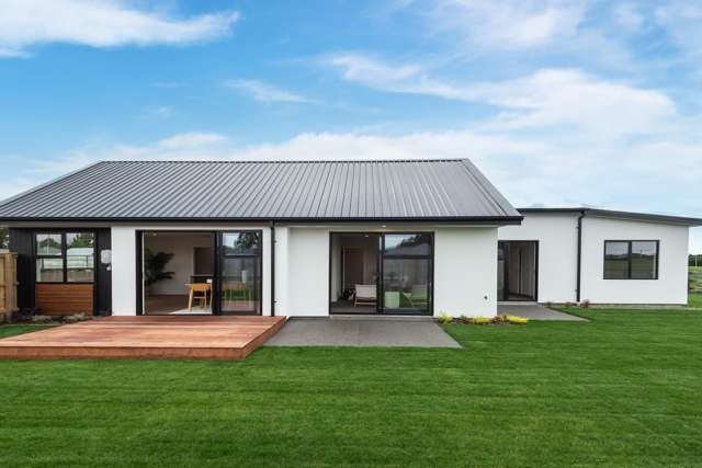 Spacious Family Living in Tekoa Estate!