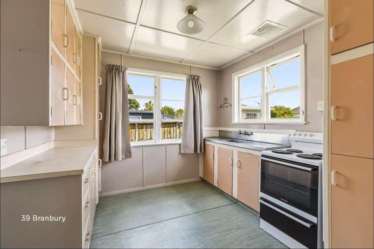 39 - 41 Banbury Crescent Fairfield_5