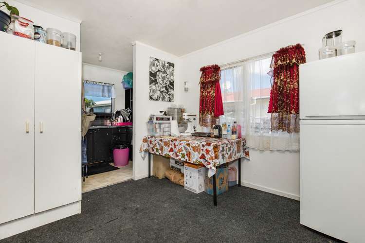 2/2 Hatherley Place Clendon Park_1