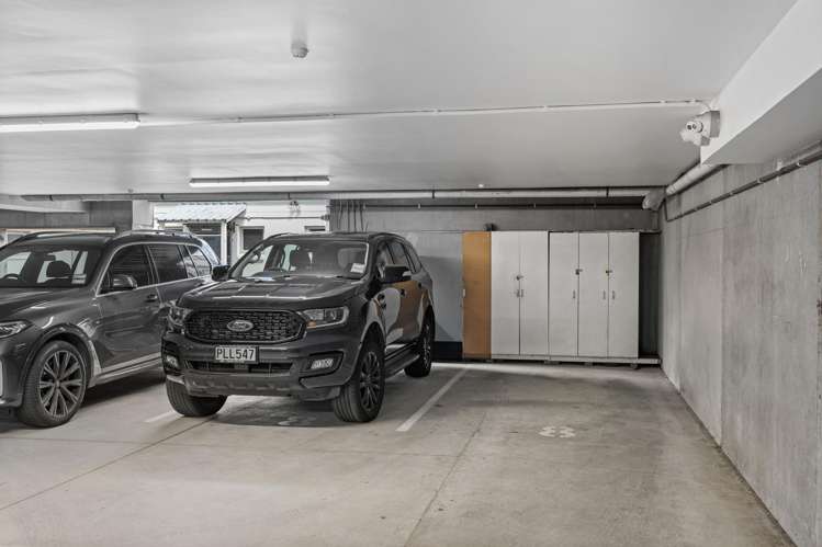 9/16 Beach Front Lane Browns Bay_23