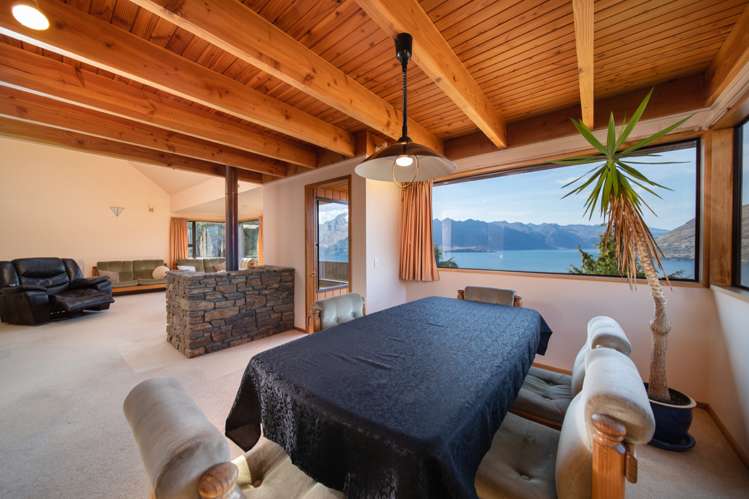 128 Wynyard Crescent Fernhill/Sunshine Bay_8