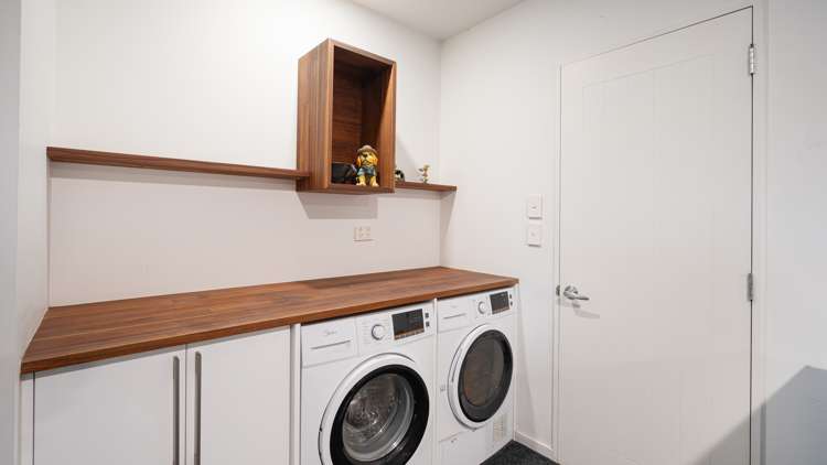 15 Strathmore Gardens Burwood_18