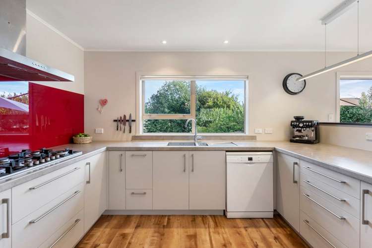 467 Aka Aka Road Aka Aka_18