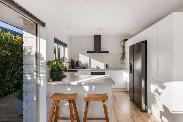 46 Ocean Crest Papamoa_14