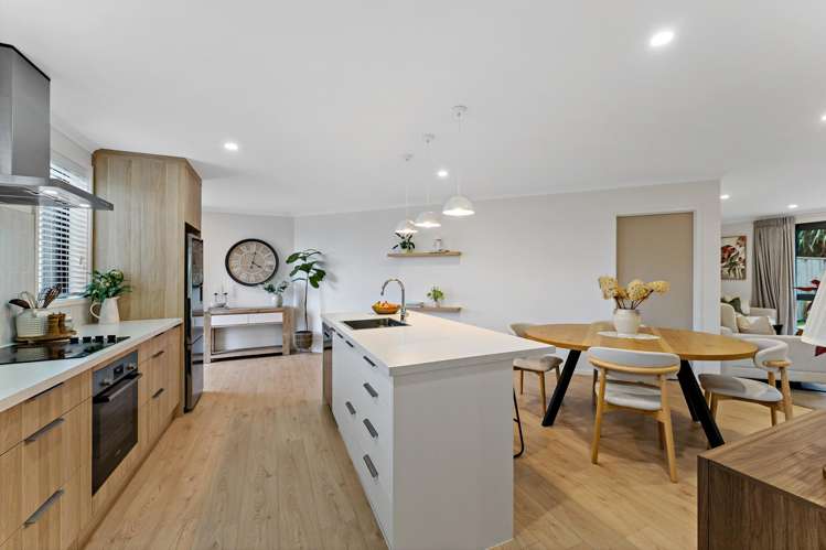 44 Metoriti Crescent_1