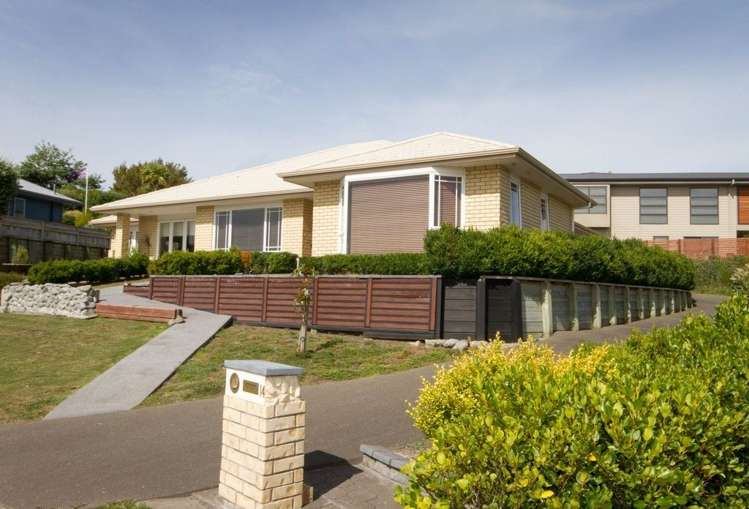 14 Lithgow Drive Otamatea_19