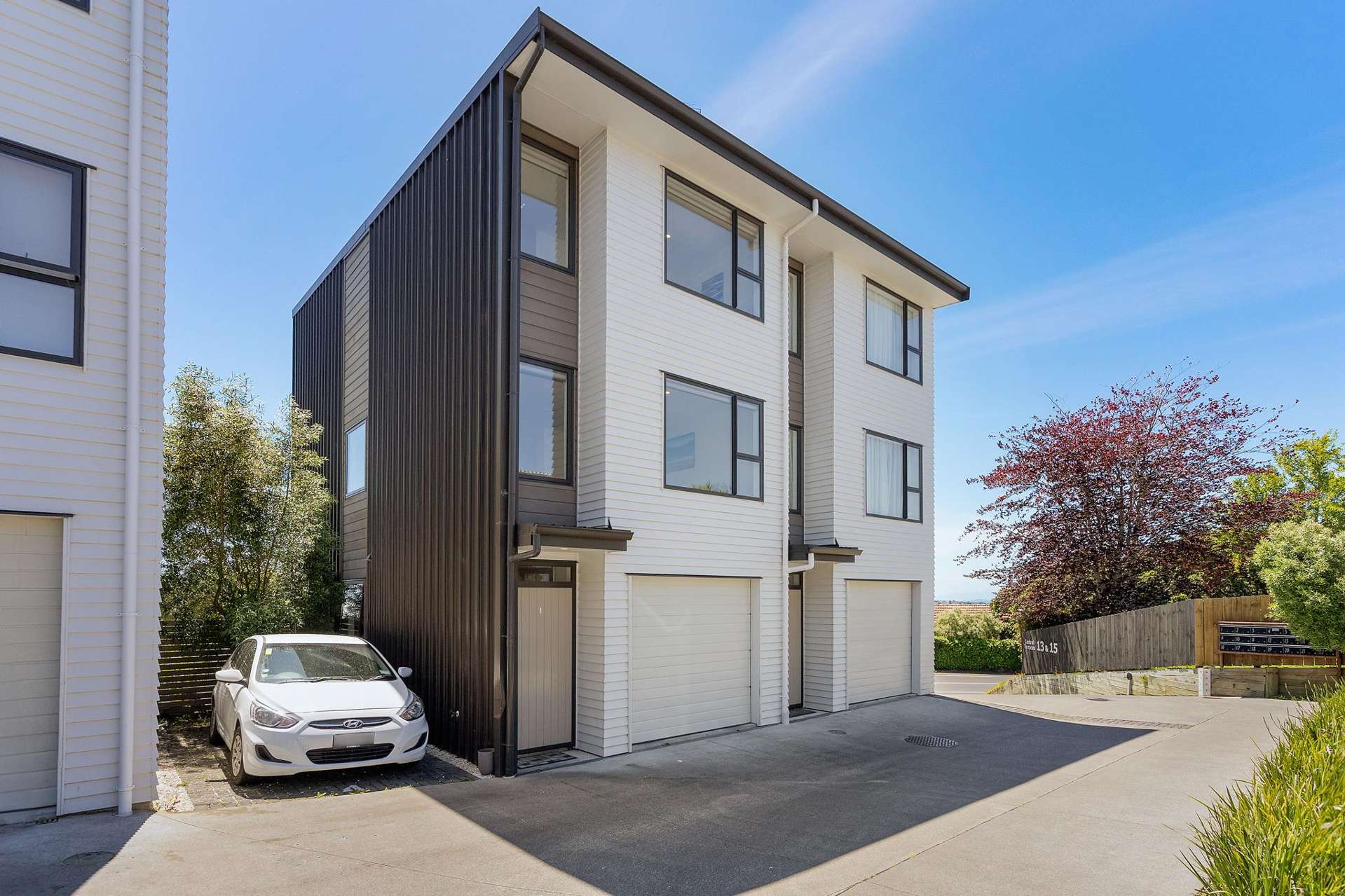 2/15 Chivalry Road Glenfield_0