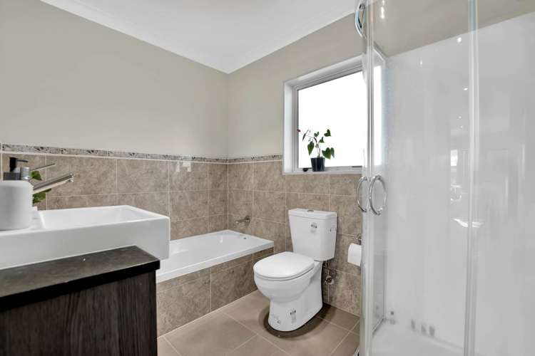 7 Agapanthus Place Flat Bush_16