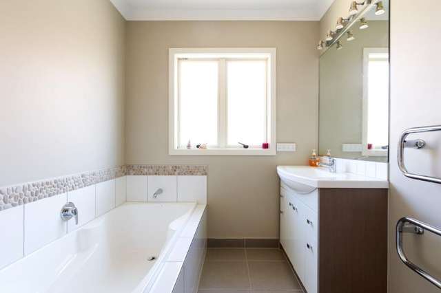 11b Merlot Drive Greenmeadows_2