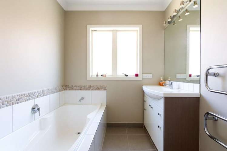 11b Merlot Drive Greenmeadows_2