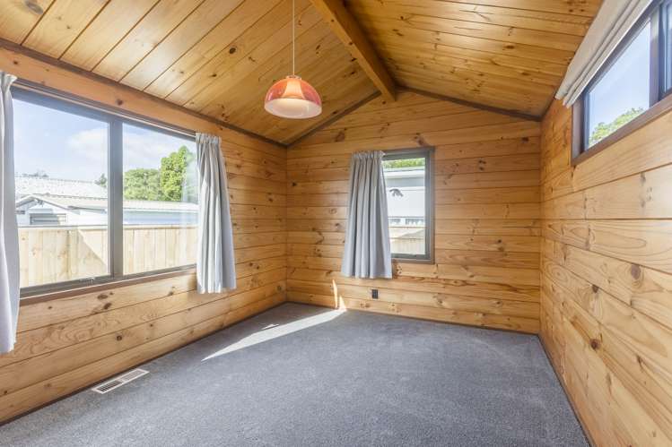 8a Hurley Road Paraparaumu Beach_10