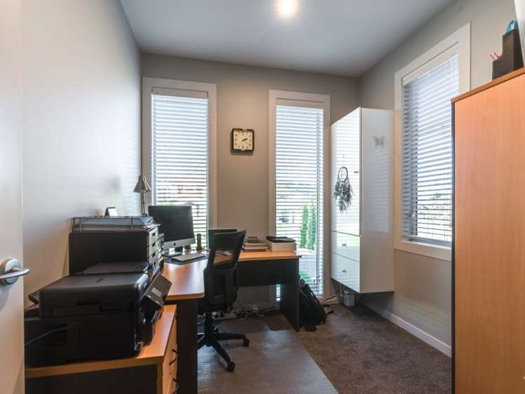 29 Magnolia Rise Waipahihi_11