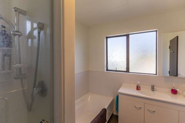 7 Latham Stubbs Crescent Waipawa_11