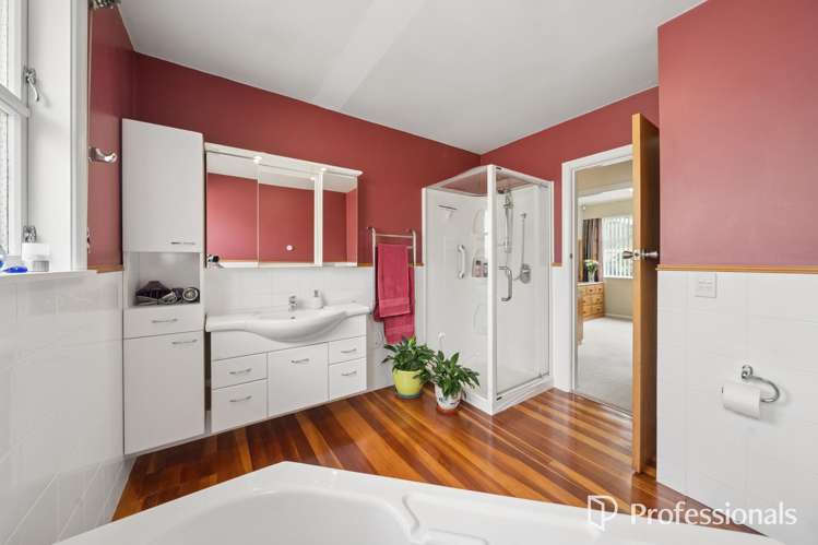 3 York Avenue Manor Park_21