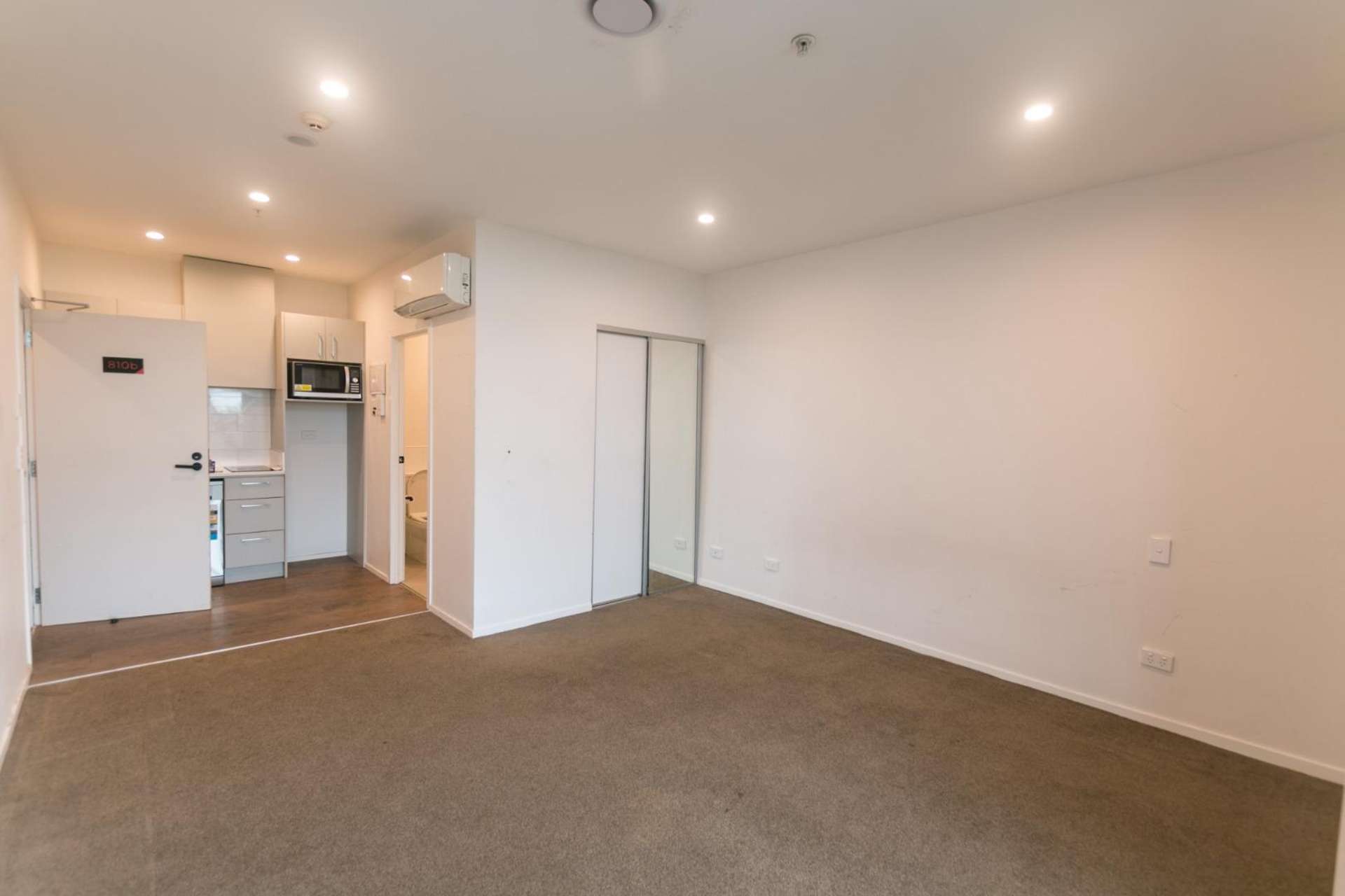 810b/770 Great South Road 1832_0
