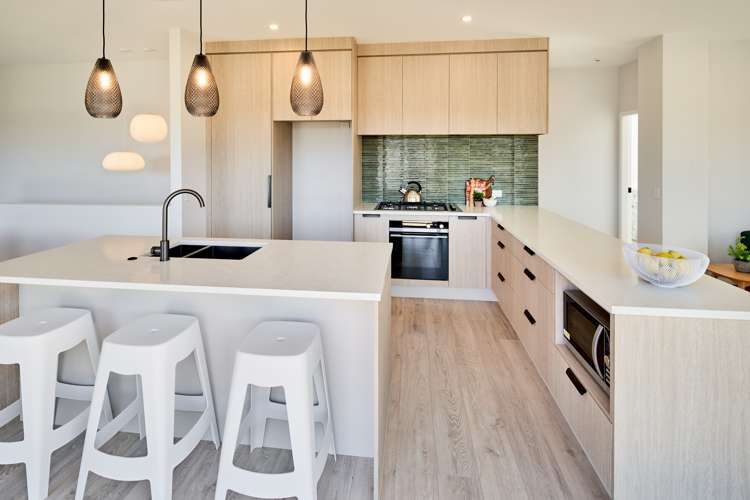 38 Hokioi Drive Porirua_6