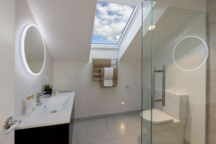 31 Magnum Drive Cromwell_23