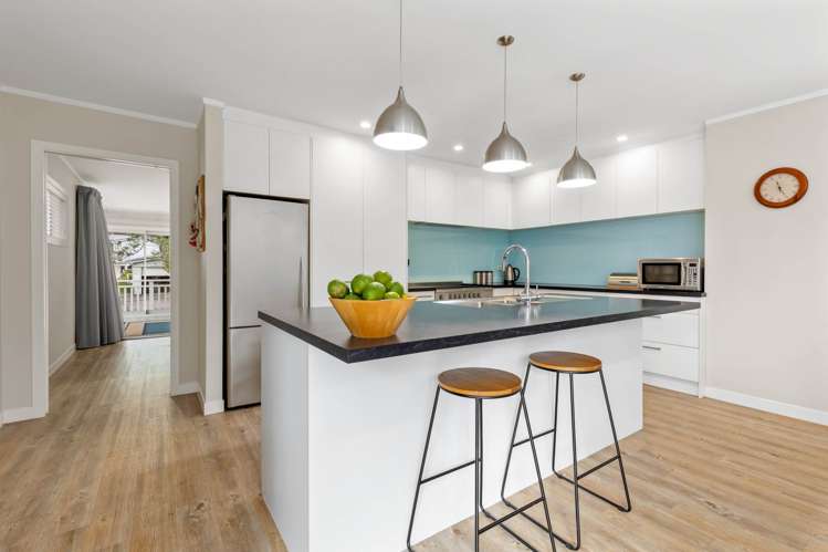 53 Arkles Strand Arkles Bay_7