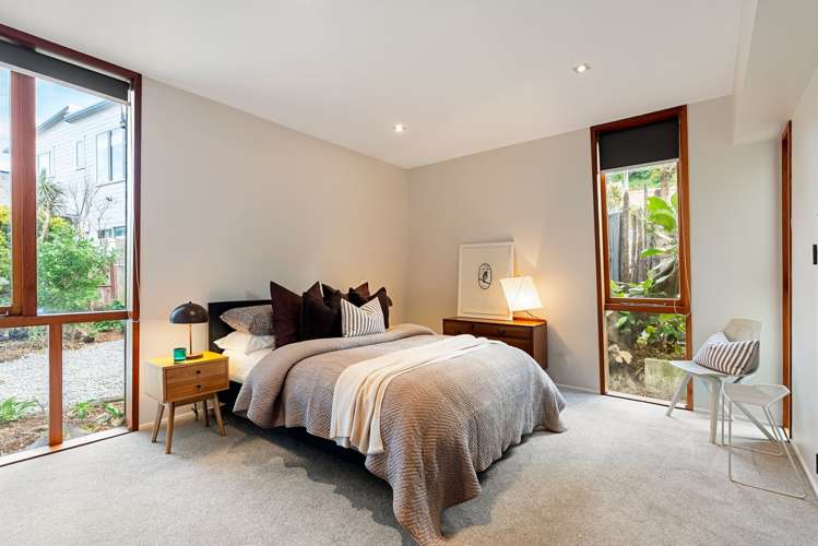 249 Queens Drive Lyall Bay_9