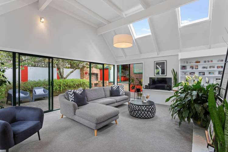 47 Nui Mana Place Te Atatu South_3
