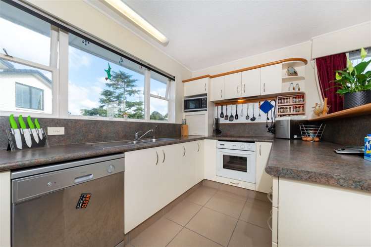 19 Marlene Avenue Te Atatu South_12