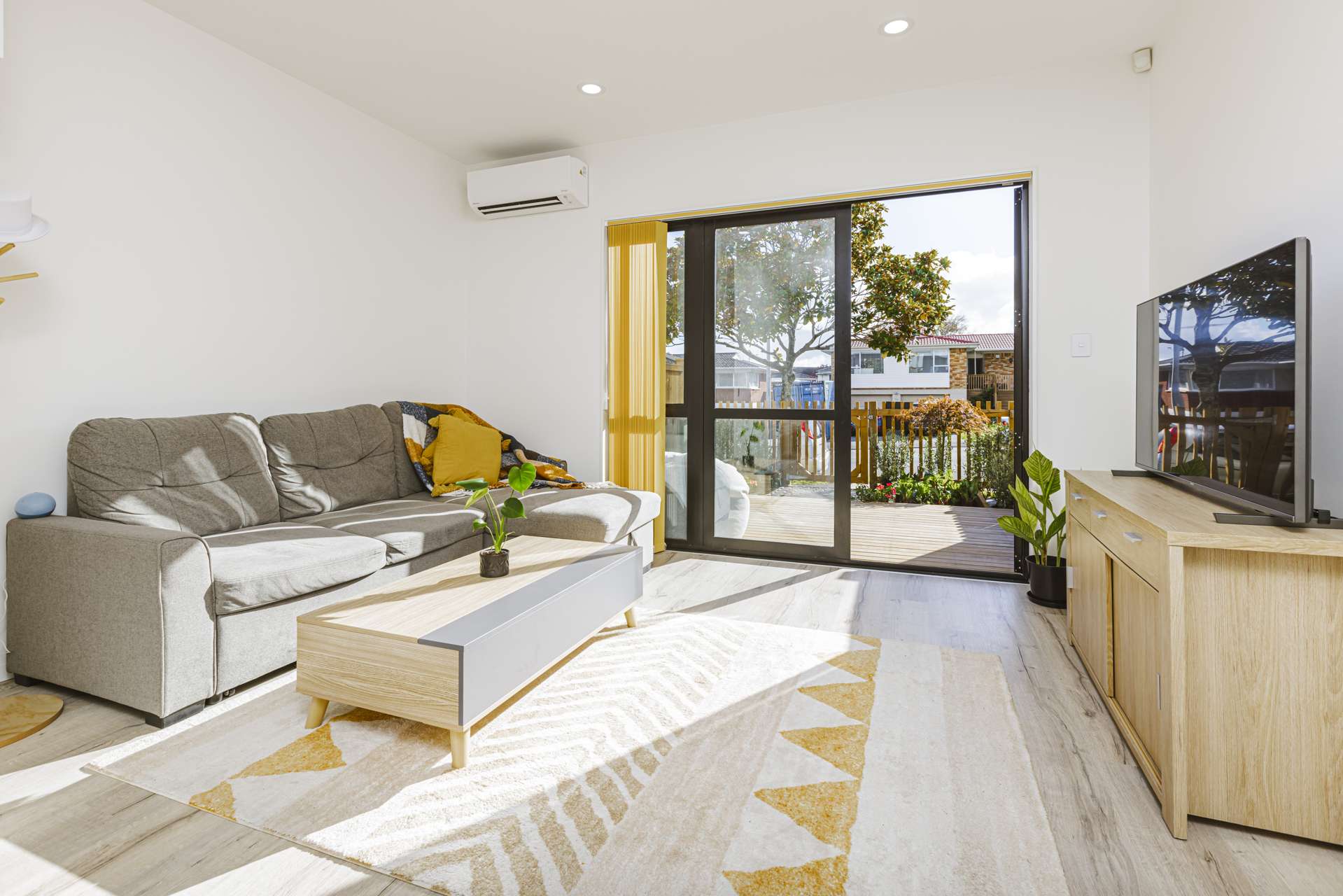 1/77 Glenmore Road Sunnyhills_0