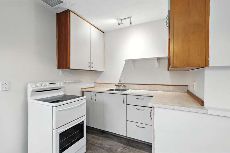 83 Gray Crescent_2