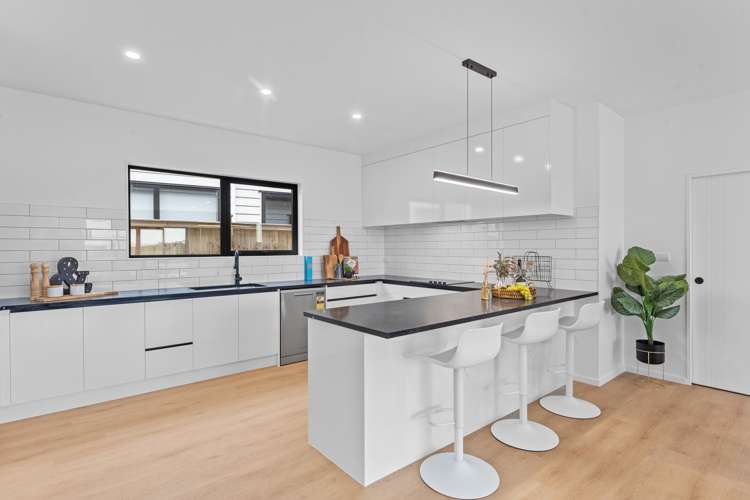 4 Korowhiti Road Clarks Beach_10