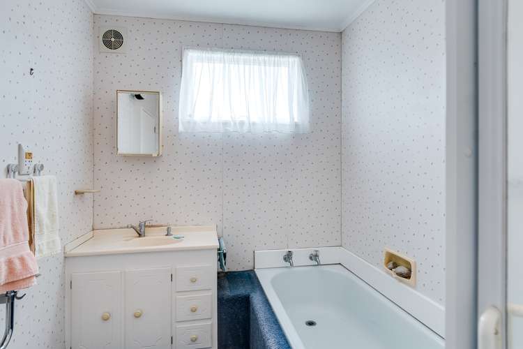 19 Anderson Road Taradale_13