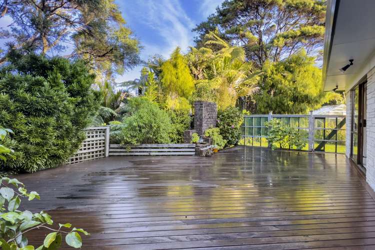 17 Atarua Gardens Waiatarua_7