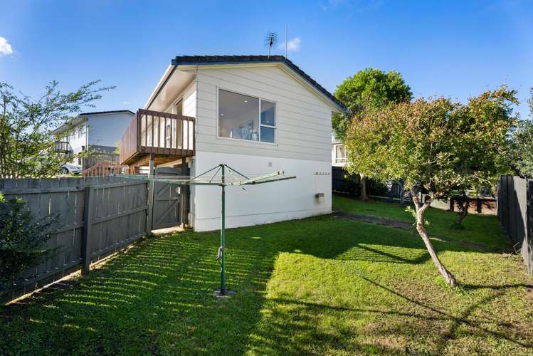 2/4 Clare Place Glenfield_16